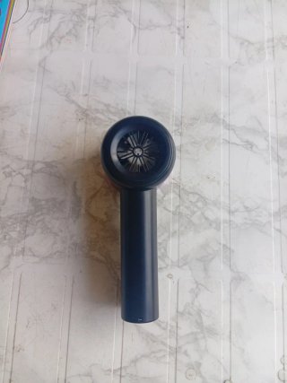 Mini ventilador negro y morado