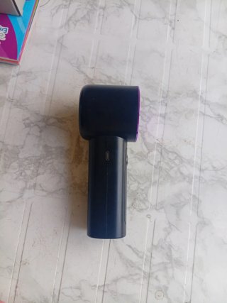 Mini ventilador negro y morado