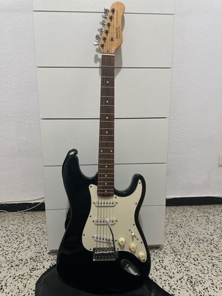 Guitarra Eléctrica Maxtone Traditional Series