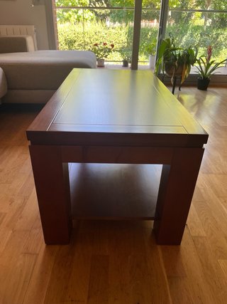 Mesa de centro de madera con balda inferior