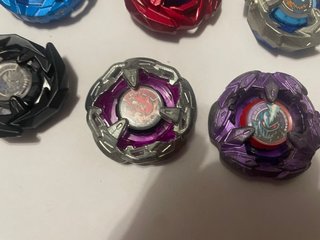 Lote de Beyblades