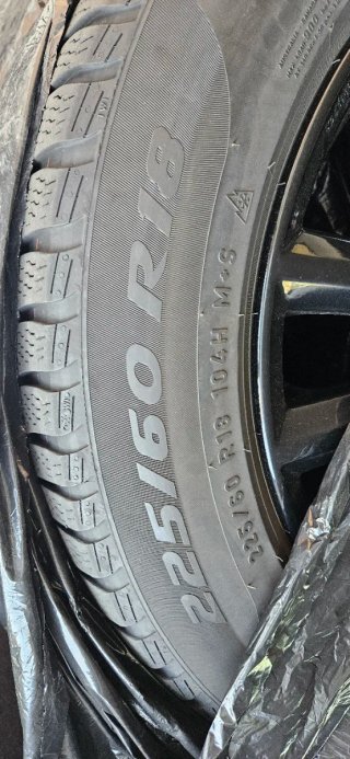 4 Llantas Invierno Pirelli 18" 225/60