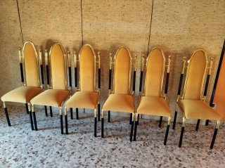 Mesa de centro cristal y metal con 6 sillas.