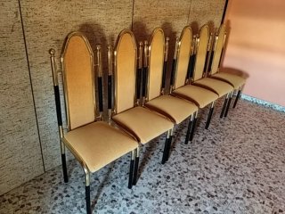 Mesa de centro cristal y metal con 6 sillas.