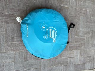 Tienda de playa Quechua azul solo usado 1 vez