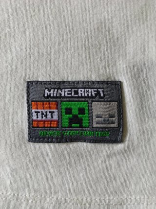 Camiseta Minecraft H&M reversible T6-8