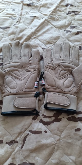 Guantes tácticos color beige talla 10