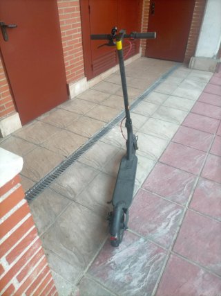 Monopatín Eléctrico Negro