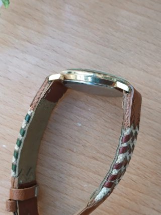 Reloj Hamilton Cuarzo Dorado