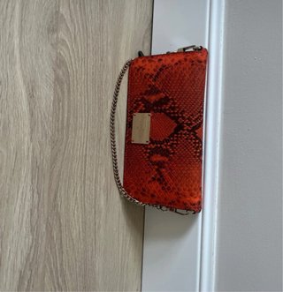 Bolso de noche serpiente rojo