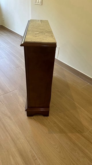 Cómoda estrecha de madera con mármol #MUY REBAJADA