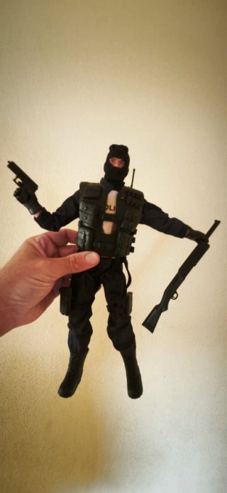 Figura: BRIGADA ANTITERRORISTA