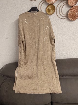 Kimono bordado con abalorios