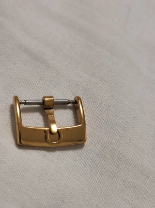 Fibbia Omega Oro