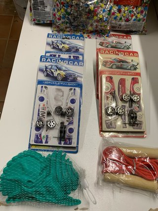 Lote: Coches montar, Confeti, Comba y Moldes !!