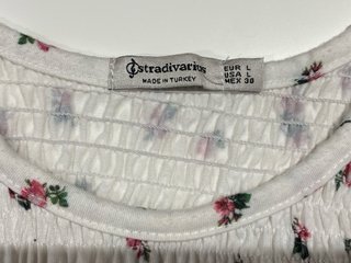 Top crop Stradivarius nido de abeja floral T. L