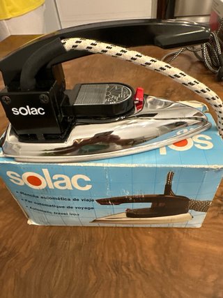Plancha de viaje Solac automática