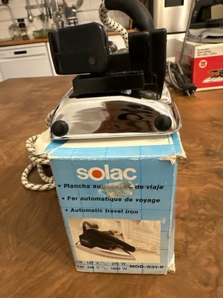 Plancha de viaje Solac automática