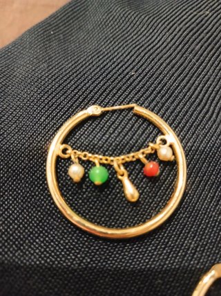 Pendientes aro dorados con charms