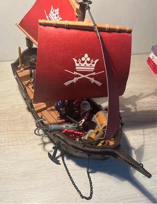 Barco pirata y figuras Playmobil