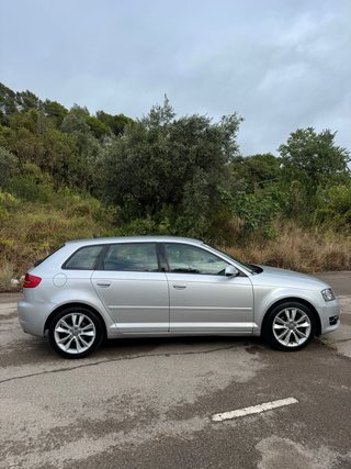 AUDI A3 SPORTBACK (IMPECABLE)