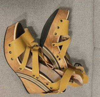 Sandalias cuña POPPY amarillas