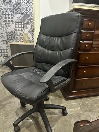 Silla ergonómica de oficina negra