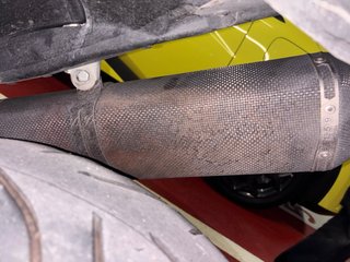 Tubo Akrapovič TMAX Carbono