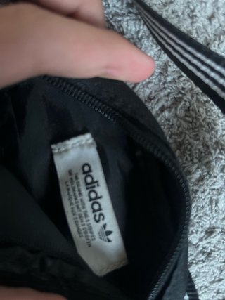 Riñonera Adidas Negra Clásica