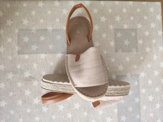 Sandalias Beige Nuevas