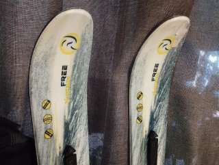 Esquís cortos de alpinismo, con pieles de foca 100