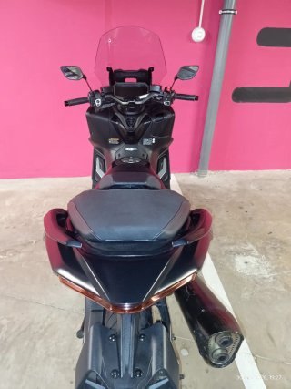 Yamaha Tmax 560 Negra