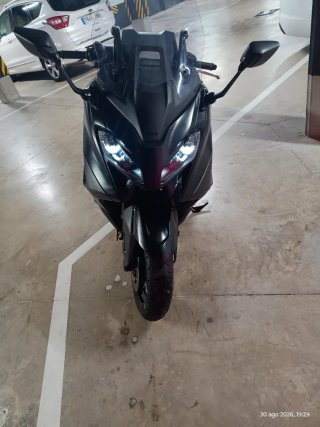 Yamaha Tmax 560 Negra