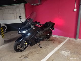 Yamaha Tmax 560 Negra