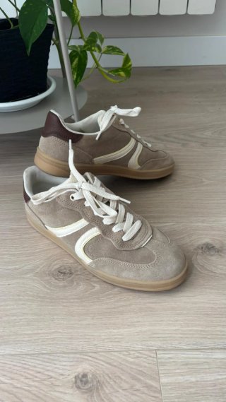 Zapatillas Stradivarius Beige y Marrón