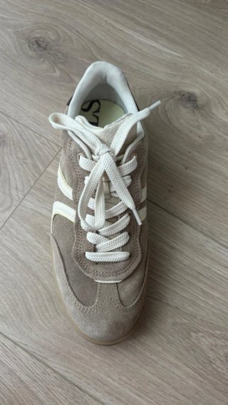 Zapatillas Stradivarius Beige y Marrón