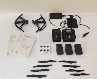 Dron DJI Mavic Air Fly More Combo