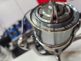 Carrete de Pesca NGK 8000 (Nuevo)