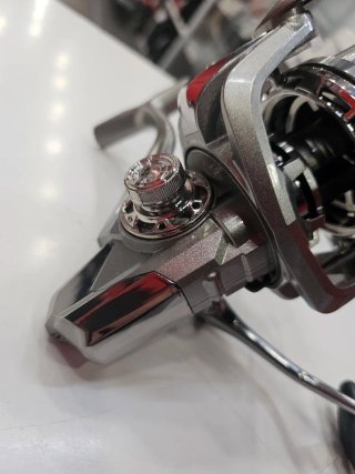Carrete de Pesca NGK 8000 (Nuevo)