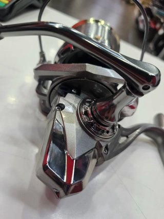 Carrete de Pesca NGK 8000 (Nuevo)
