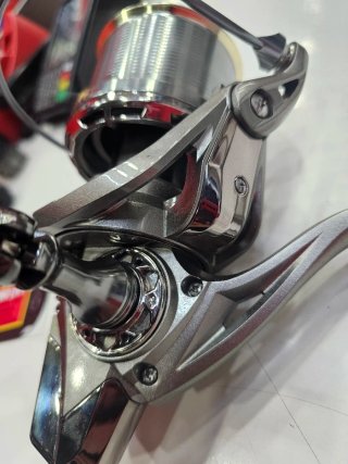 Carrete de Pesca NGK 8000 (Nuevo)