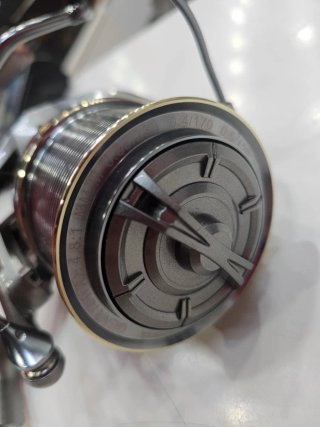 Carrete de Pesca NGK 8000 (Nuevo)