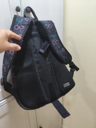Mochila escolar con estampado de cerezas