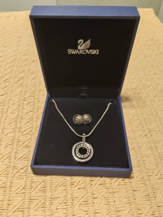 Conjunto Swarovski Collar y Pendientes