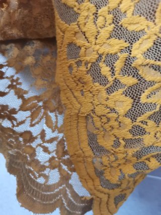 Top encaje amarillo