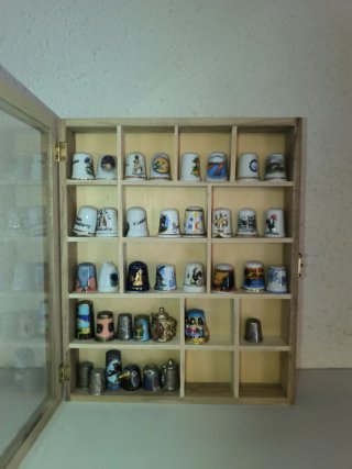 Colección de dedales de cerámica