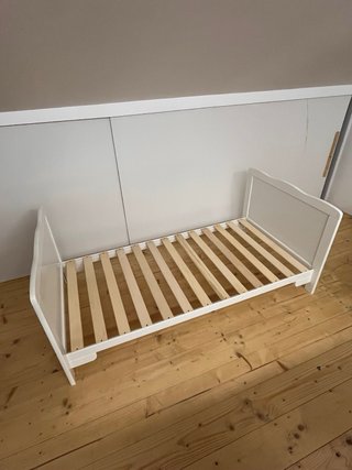 Cuna convertible a cama infantil