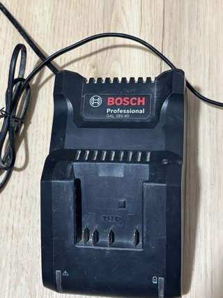 Cargador Bosch Professional 18V GAL 18V-40