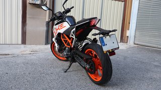 KTM 390 Duke Blanca y Naranja  (negociable)