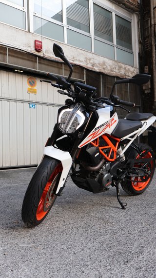 KTM 390 Duke Blanca y Naranja  (negociable)